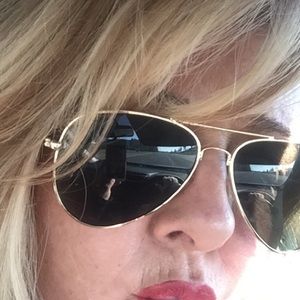 Meet your Posher, Tonya